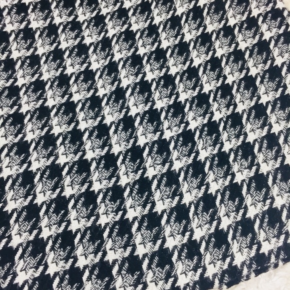 WHBM Size 8 Skirt Houndstooth Pattern - Picture 2 of 7